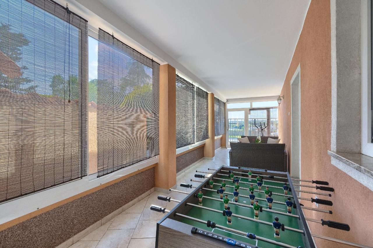 Studio Apartman Luka Pomer Exterior photo